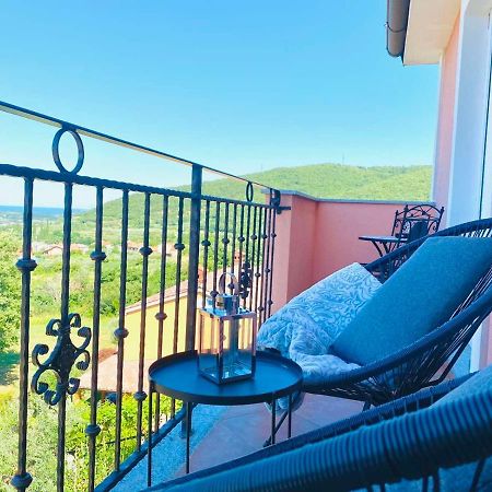 Apartma Mija-Dekani Екстер'єр фото