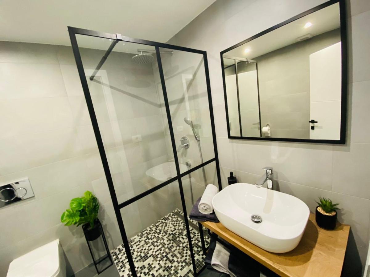Apartma Mija-Dekani Екстер'єр фото