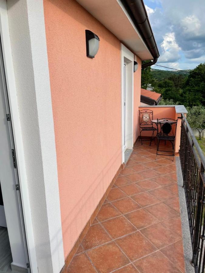 Apartma Mija-Dekani Екстер'єр фото